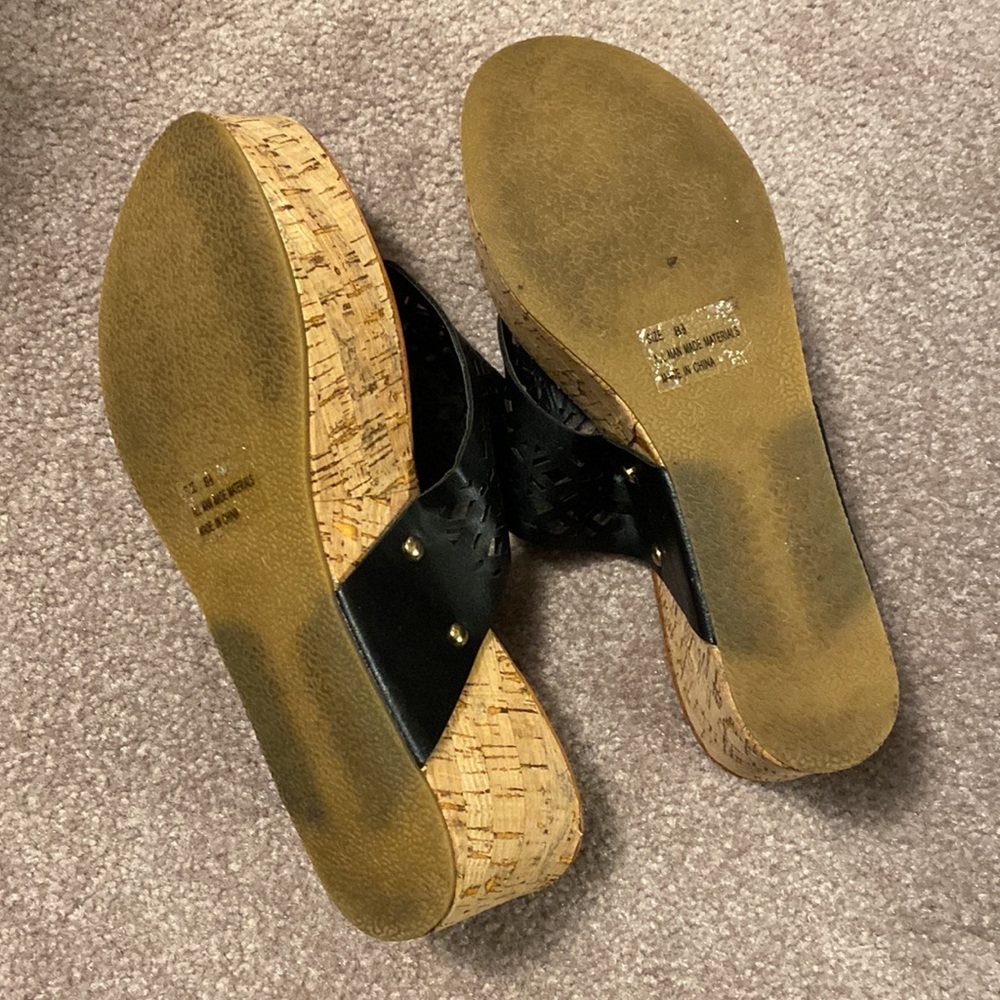 Qupid Size 8 1/2 Black wedge sandals - Picture 7 of 7
